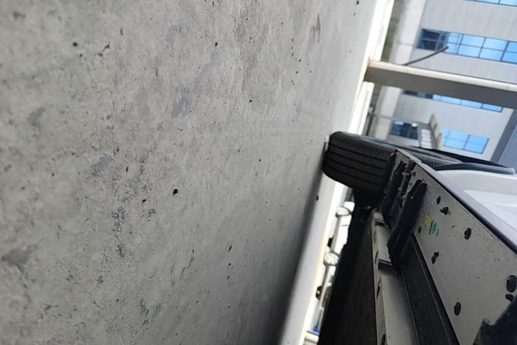 Used iCAR V23 2026 Model 550 Two-Wheel Drive Super Sports Edition Right Side Sill