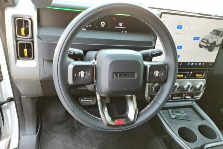 Used iCAR V23 2026 Model 550 Two-Wheel Drive Super Sports Edition Steering Wheel
