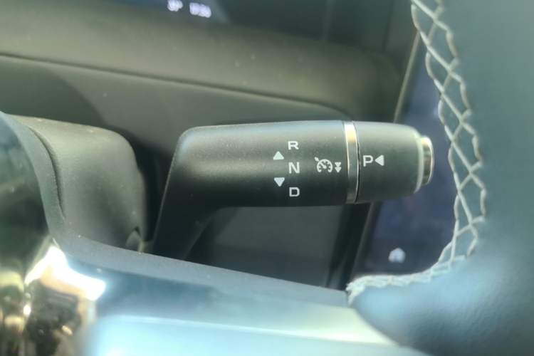Used iCAR V23 2026 Model V23S 501 Four-Wheel Drive Peak Performance Edition Gear Lever