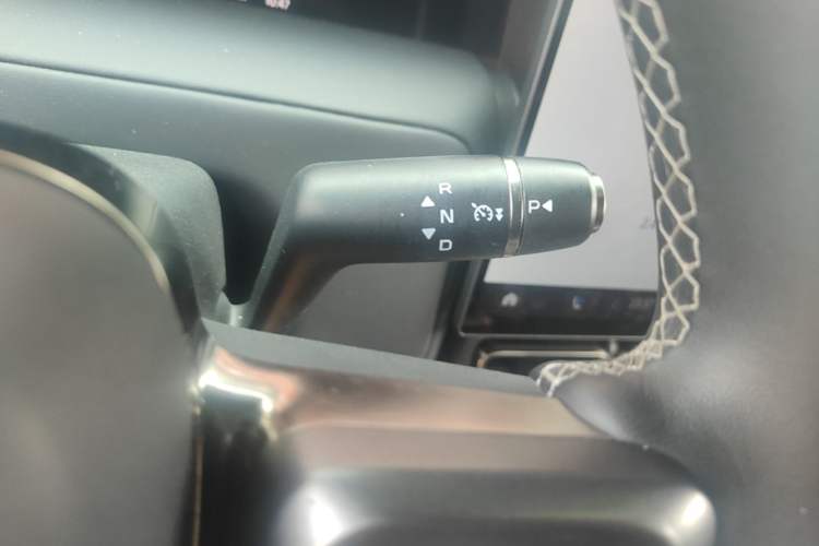 Used iCAR V23 2026 Model V23S 501 Four-Wheel Drive Peak Performance Edition Gear Lever