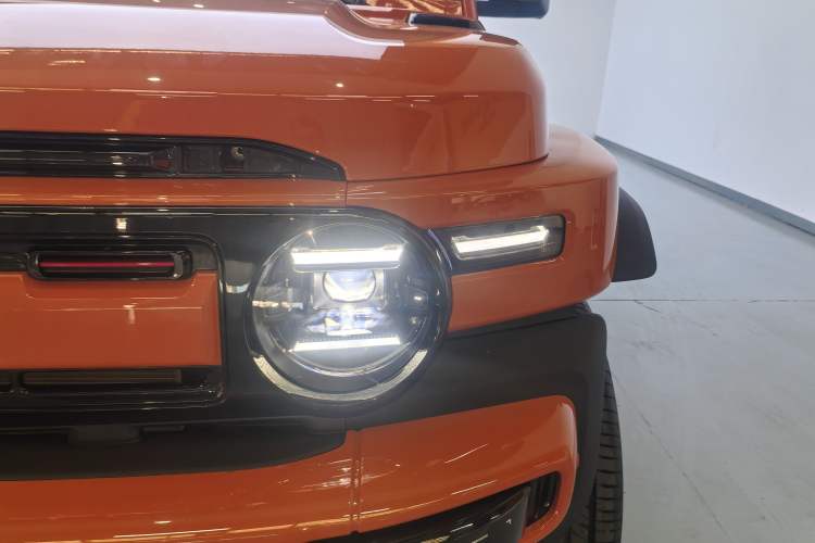 Used iCAR V23 2026 Model V23S 501 Four-Wheel Drive Peak Performance Edition Left Front Headlight