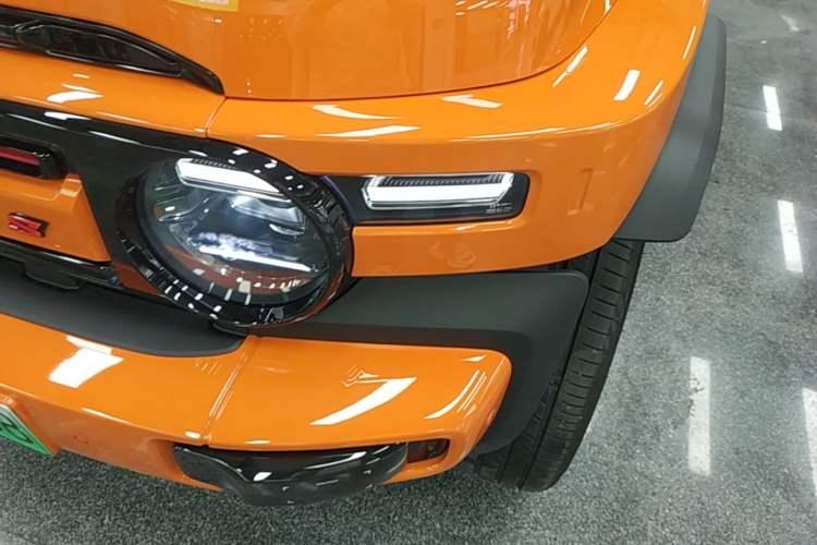 Used iCAR V23 2026 Model V23S 501 Four-Wheel Drive Peak Performance Edition Left Front Headlight