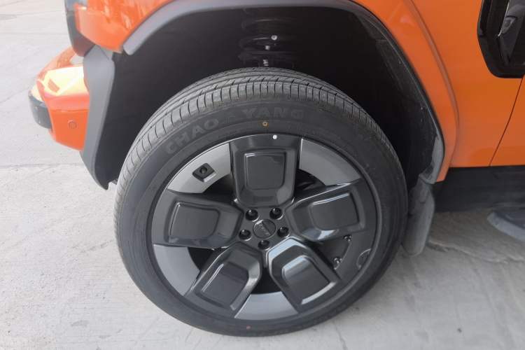 Used iCAR V23 2026 Model V23S 501 Four-Wheel Drive Peak Performance Edition Left Front Wheel Hub