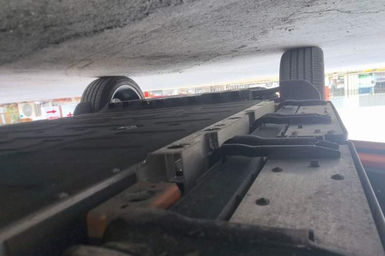 Used iCAR V23 2026 Model V23S 501 Four-Wheel Drive Peak Performance Edition Left Side Sill