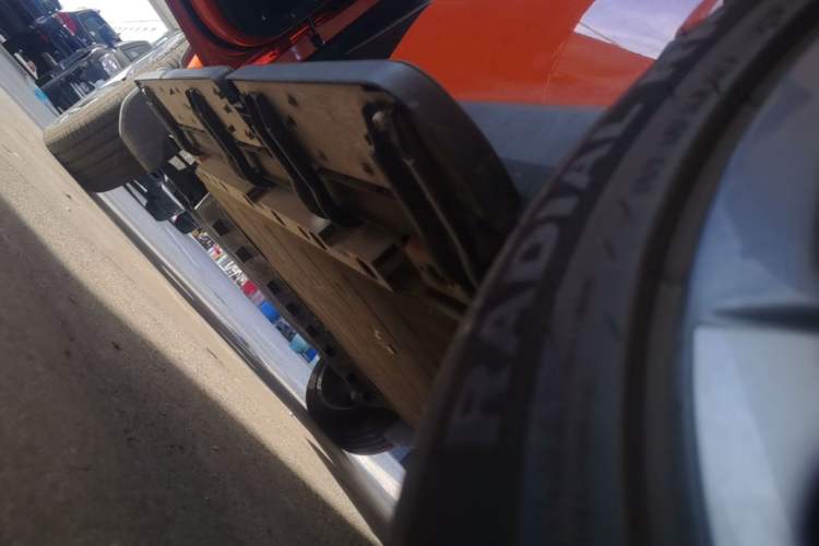 Used iCAR V23 2026 Model V23S 501 Four-Wheel Drive Peak Performance Edition Left Side Sill