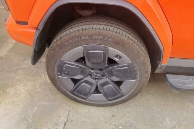 Used iCAR V23 2026 Model V23S 501 Four-Wheel Drive Peak Performance Edition Right Rear Wheel Hub