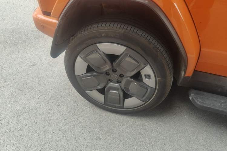 Used iCAR V23 2026 Model V23S 501 Four-Wheel Drive Peak Performance Edition Right Rear Wheel Hub