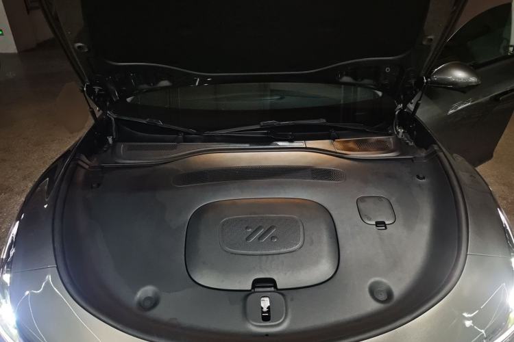 Used IM L6 2024 Max Enhanced Performance Edition Engine Bay