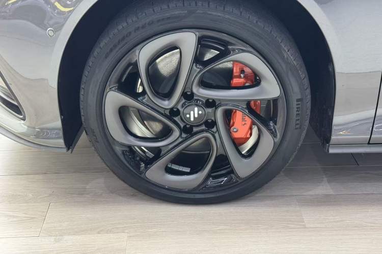 Used IM L6 2024 Max Enhanced Performance Edition Left Front Wheel Hub