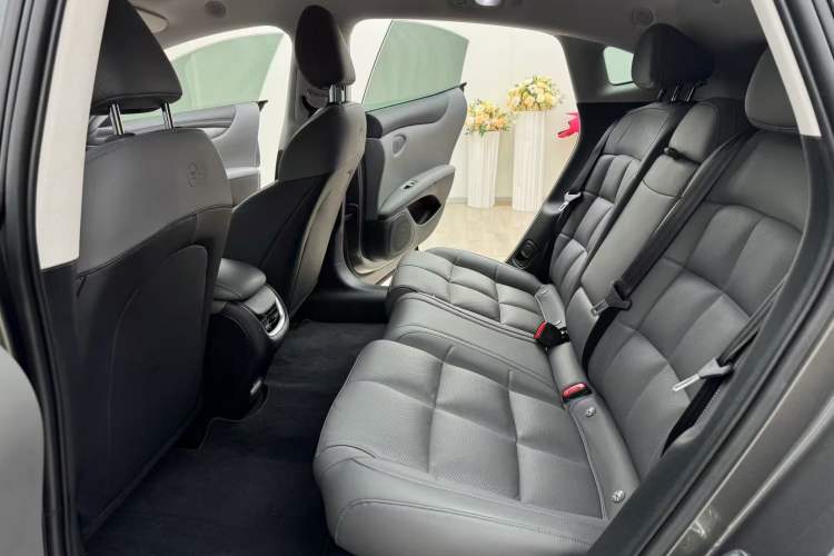 Used IM L6 2024 Max Enhanced Performance Edition Left Rear Seat