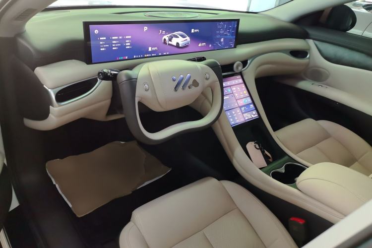 Used IM L6 2024 Max Standard Edition Center Console