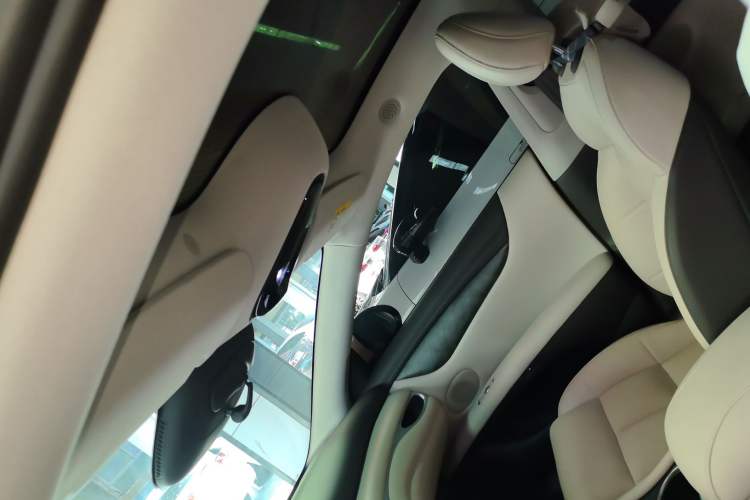 Used IM L6 2024 Max Standard Edition Headliner