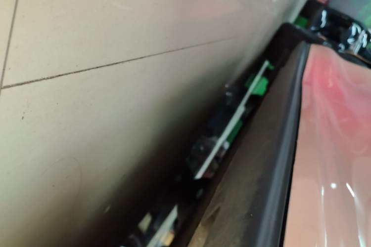 Used IM L6 2024 Max Standard Edition Right Side Sill