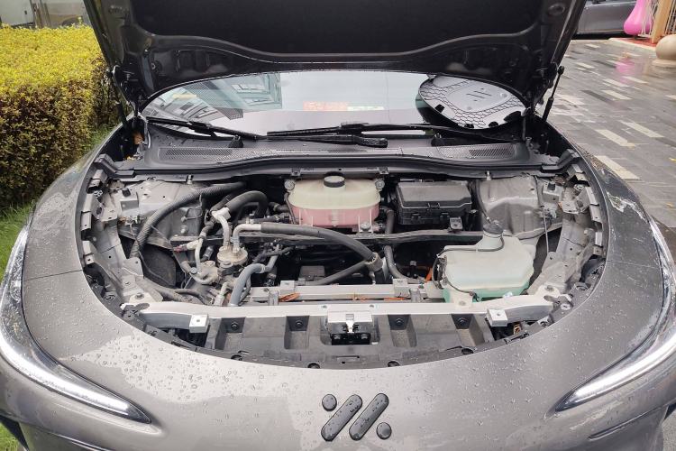 Used IM L6 2024 Max Long-Range Version Engine Bay