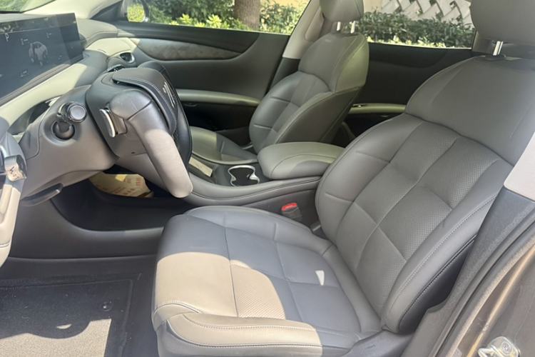 Used IM L6 2024 Max Long-Range Version Interior 2