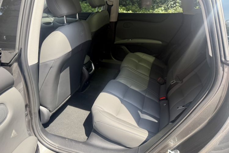 Used IM L6 2024 Max Long-Range Version Interior 4