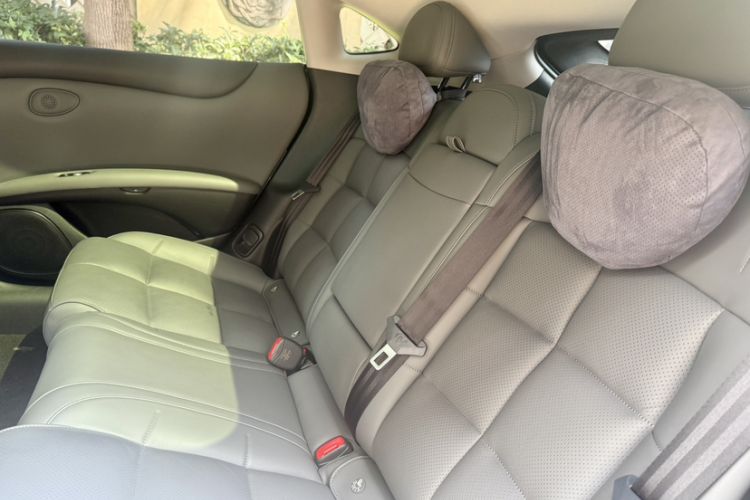Used IM L6 2024 Max Long-Range Version Interior 5