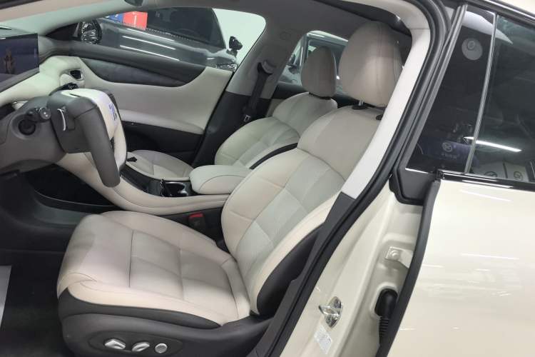 Used IM L6 2024 Max Extended-Range Version Left Front Seat