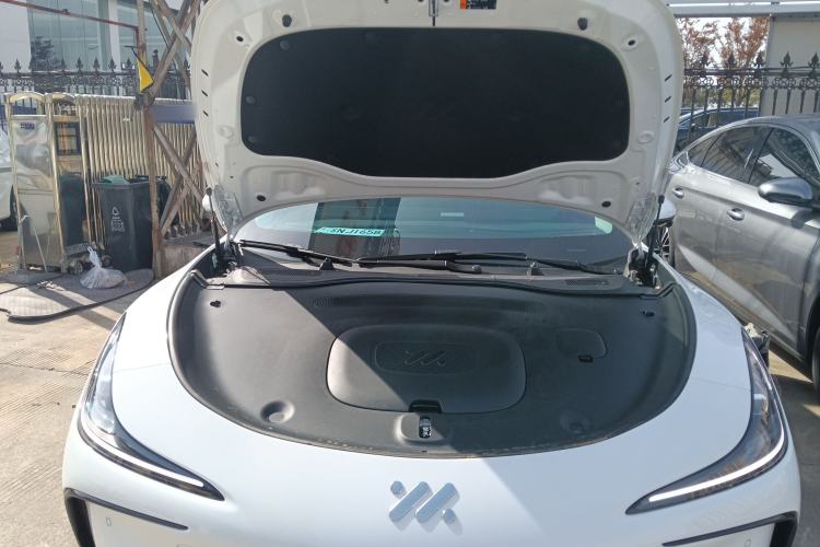 Used IM L6 2024 Max Standard Edition Engine Bay