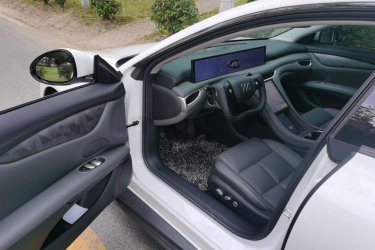 Used IM L6 2024 Max Extended-Range Version Interior 2