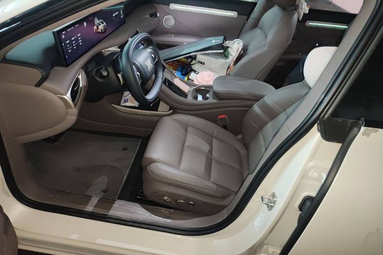 Used IM L6 2025 Max Left Front Seat