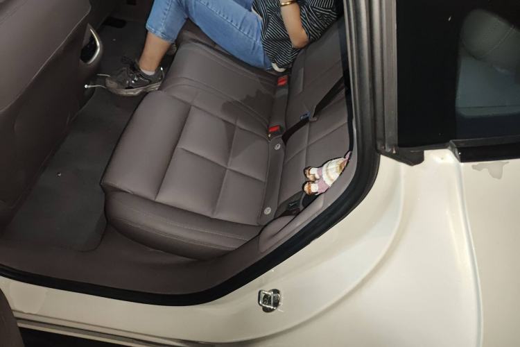 Used IM L6 2025 Max Left Rear Seat