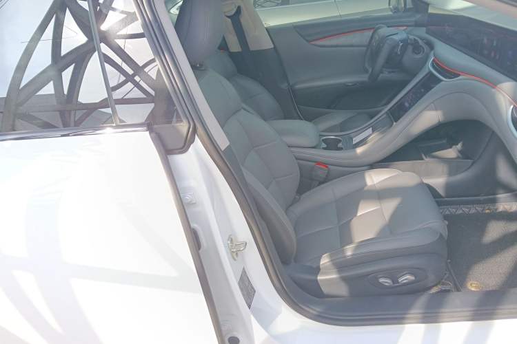 Used IM L6 2024 Max Standard Edition Right Front Seat
