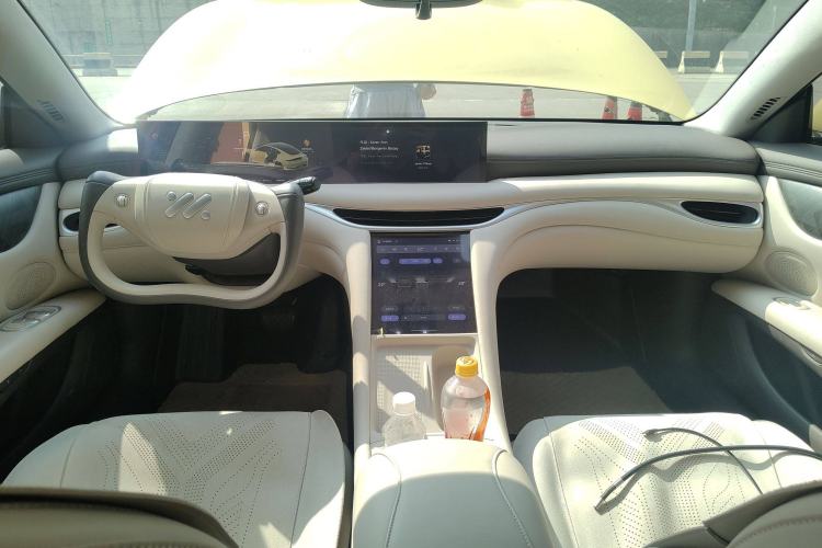Used IM L6 2024 Max Standard Edition Center Console