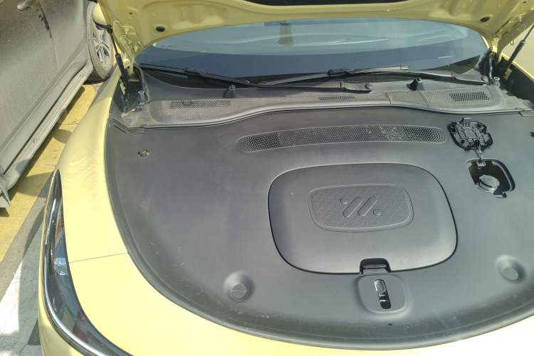 Used IM L6 2024 Max Standard Edition Engine Bay Right