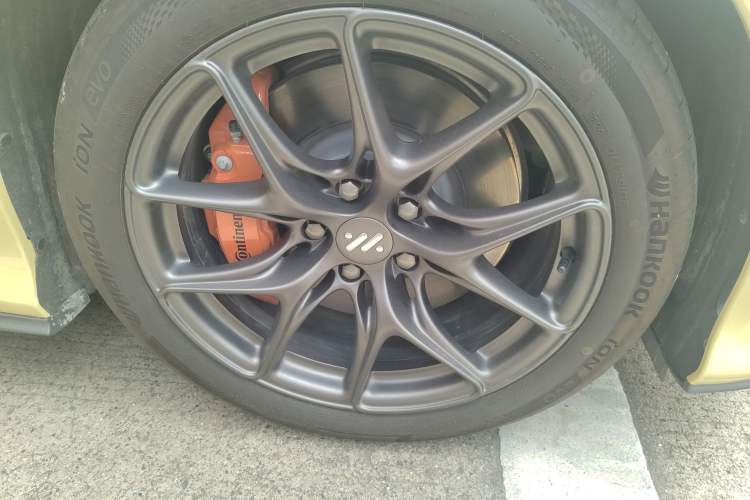 Used IM L6 2024 Max Standard Edition Right Front Wheel Hub