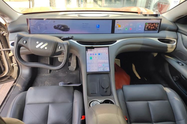 Used IM L6 2024 Max Standard Edition Center Console