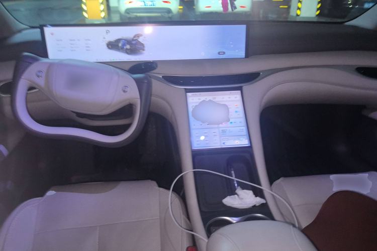 Used IM L6 2024 Max Standard Edition Center Console
