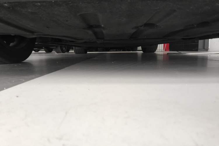 Used IM L6 2024 Max Enhanced Performance Edition Chassis Front