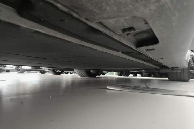Used IM L6 2024 Max Enhanced Performance Edition Chassis Front Left