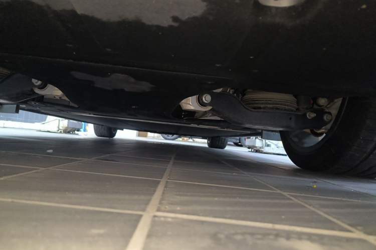 Used IM L6 2024 Max Enhanced Performance Edition Chassis Rear