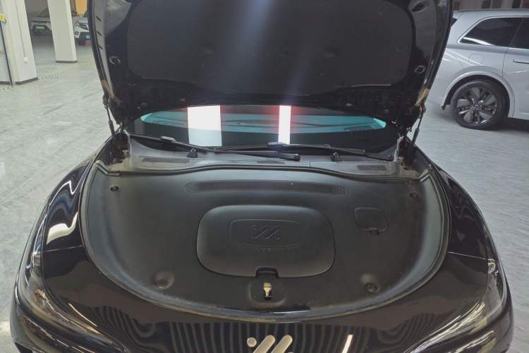 Used IM L6 2024 Max Standard Edition Engine Bay