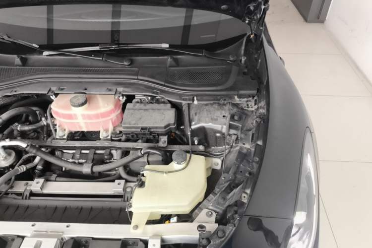 Used IM L6 2024 Max Enhanced Performance Edition Engine Bay Left
