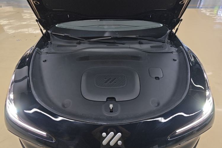 Used IM L6 2024 Max Standard Edition Engine Bay