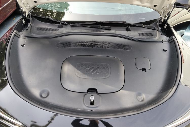 Used IM L6 2024 Max Standard Edition Engine Bay