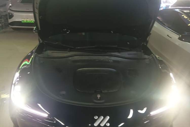 Used IM L6 2024 Max Standard Edition Engine Bay