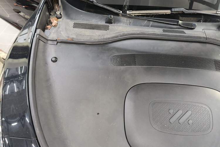 Used IM L6 2024 Max Enhanced Performance Edition Engine Bay Right