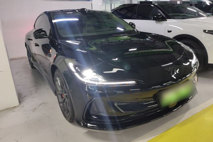 Used IM L6 2024 Max Standard Edition Front Right 45 Deg