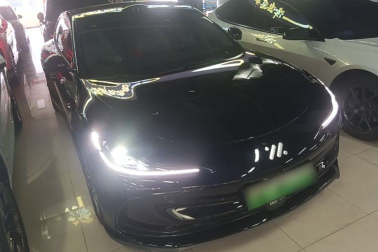Used IM L6 2024 Max Standard Edition Front Right 45 Deg