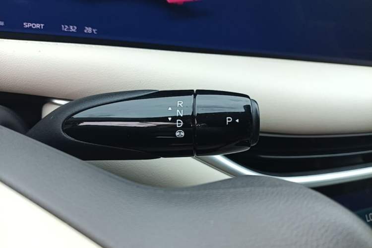Used IM L6 2024 Max Long-Range European Version Gear Lever