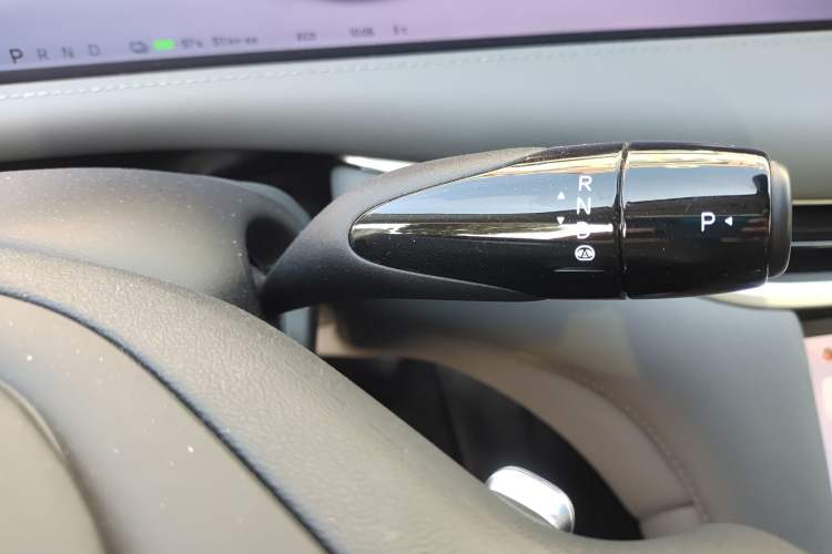 Used IM L6 2024 Max Standard Edition Gear Lever
