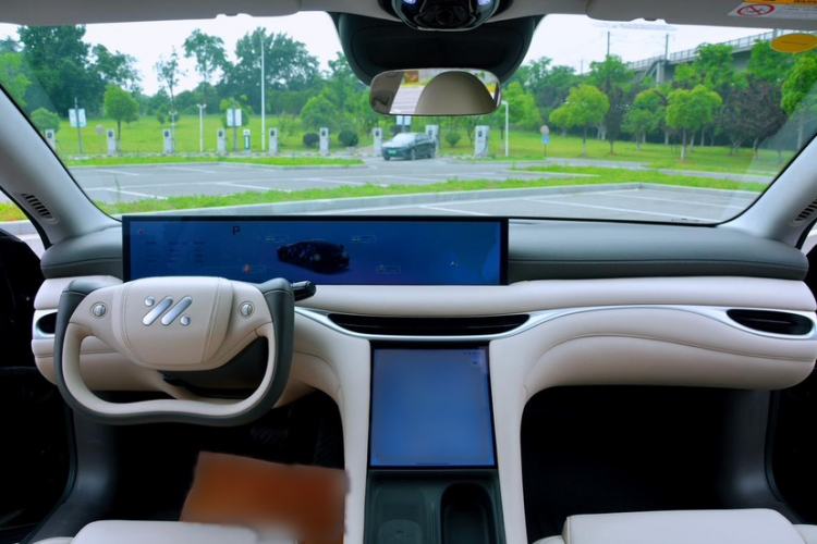Used IM L6 2024 Max Standard Edition Interior 2