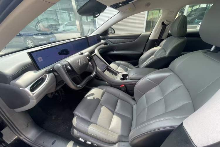 Used IM L6 2024 Max Enhanced Performance Edition Interior 2