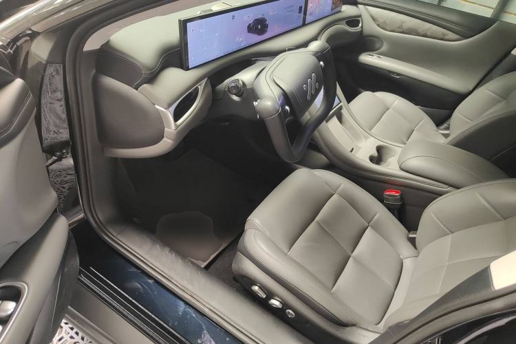 Used IM L6 2024 Max Enhanced Performance Edition Interior 3