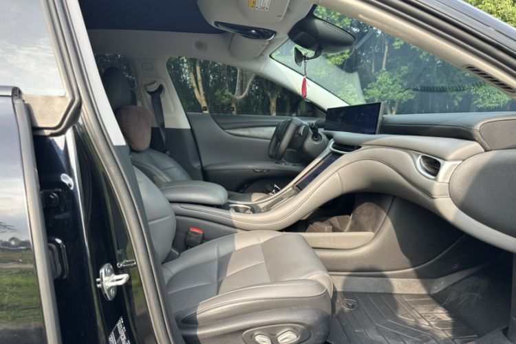 Used IM L6 2024 Max Standard Edition Interior 3