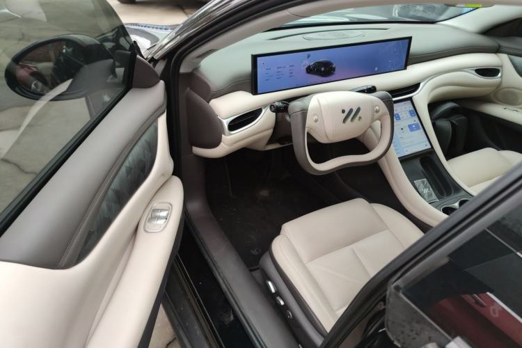 Used IM L6 2024 Max Long-Range Version Interior 3